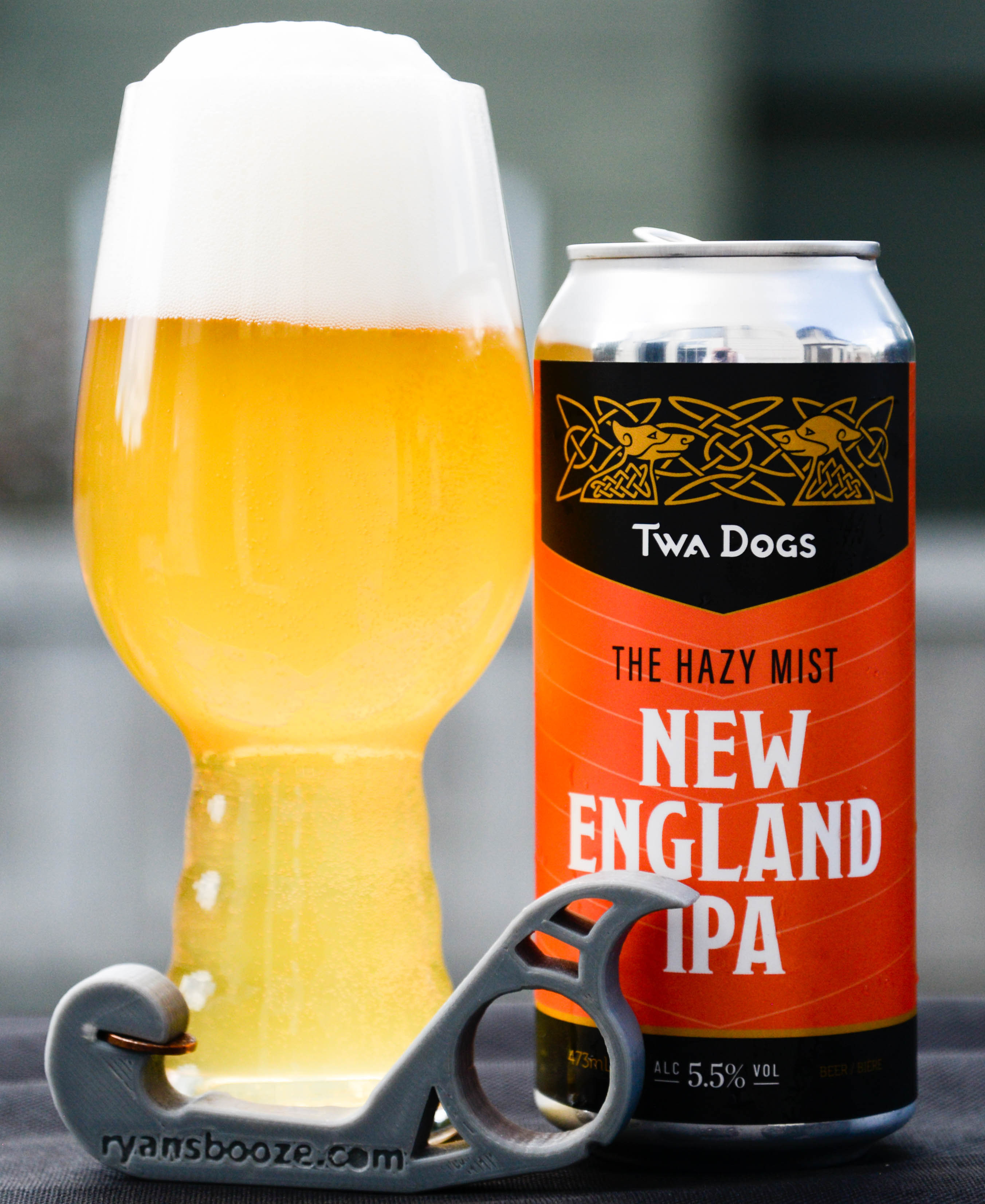 Twa Dogs Beer The Hazy Mist New England IPA American IPA at 5.5 ABV